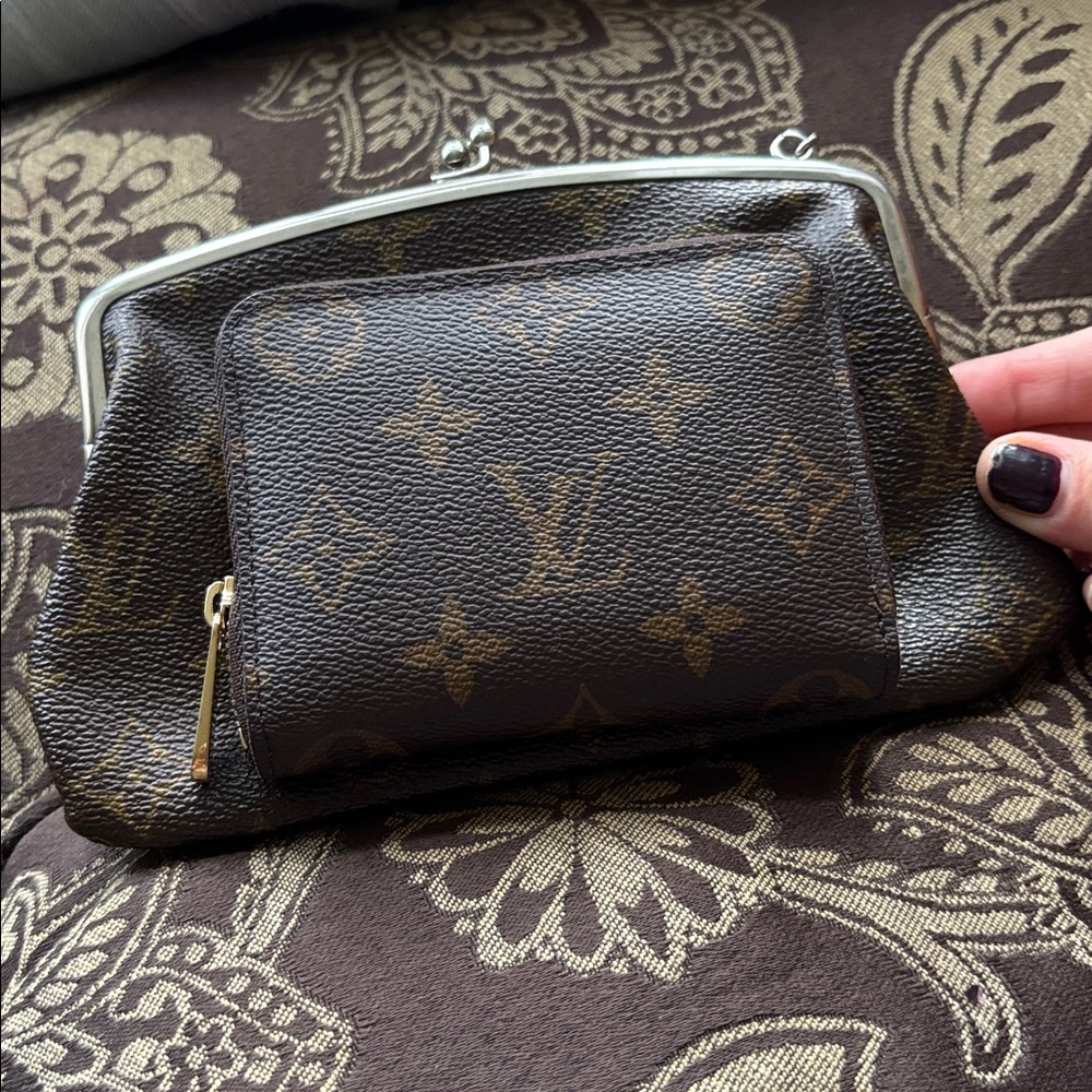 Louis Vuitton Brown and Gold Wristlet - Picture 11 of 15